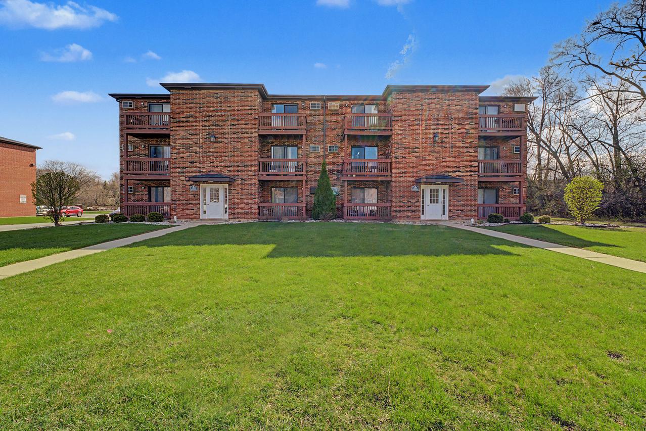 1003 Spruce St. #3B, Glendale Heights, IL 60139