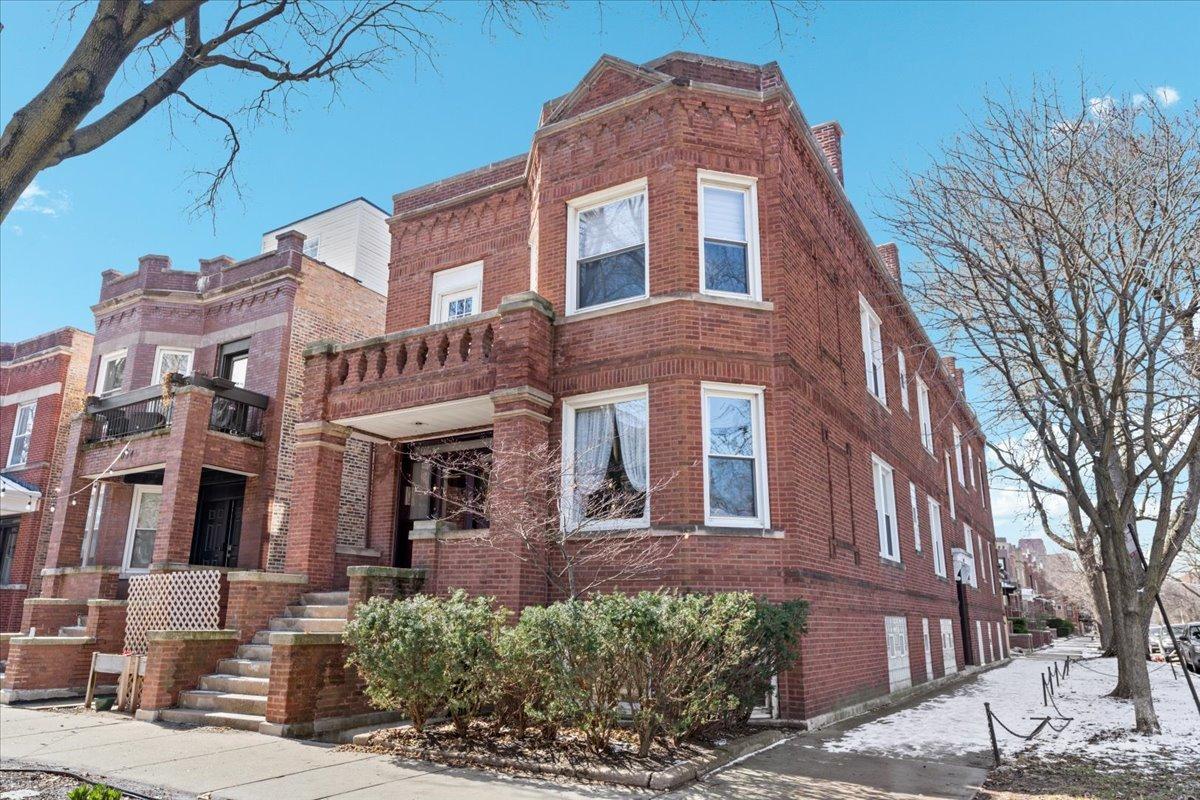 1056 N Leavitt St. #2R, Chicago, IL 60622