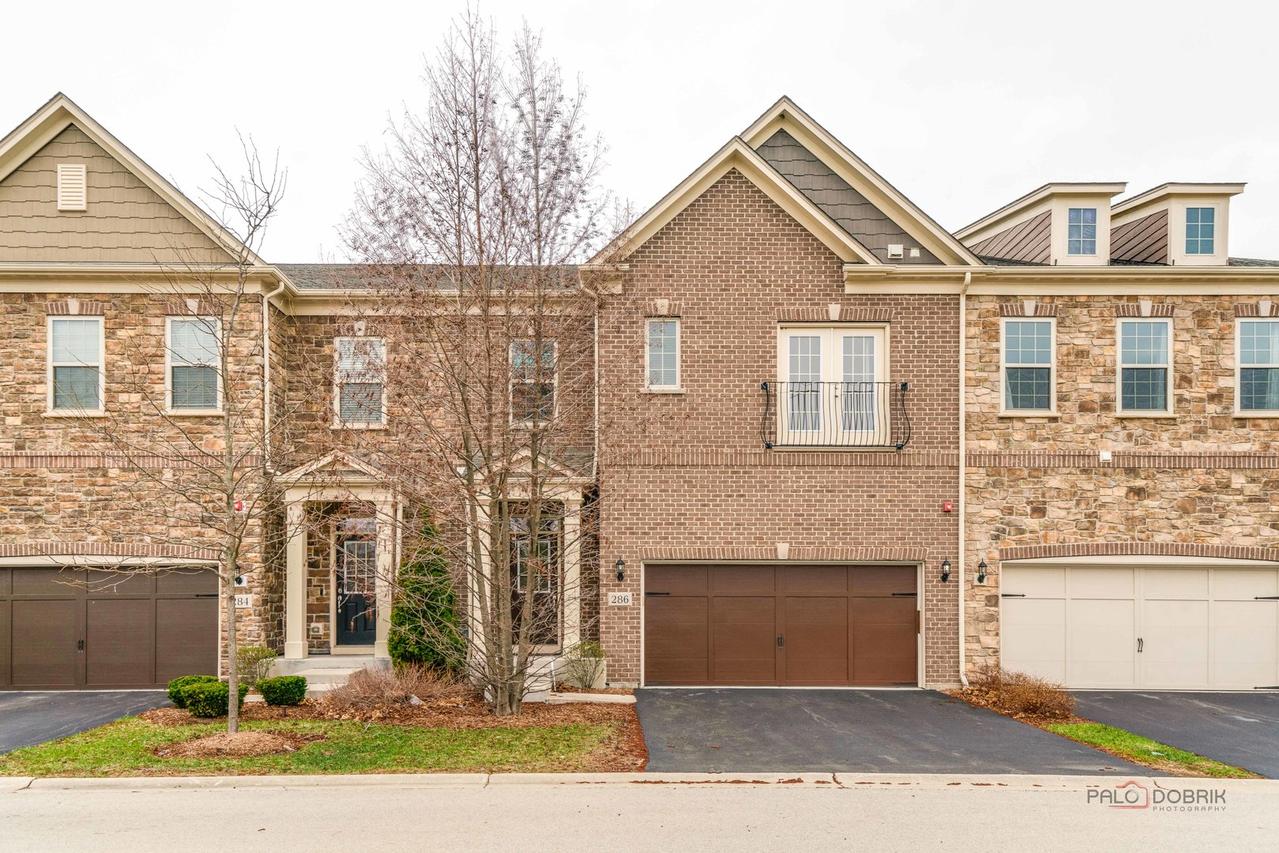 286 Belmont Dr., Lincolnshire, IL 60069
