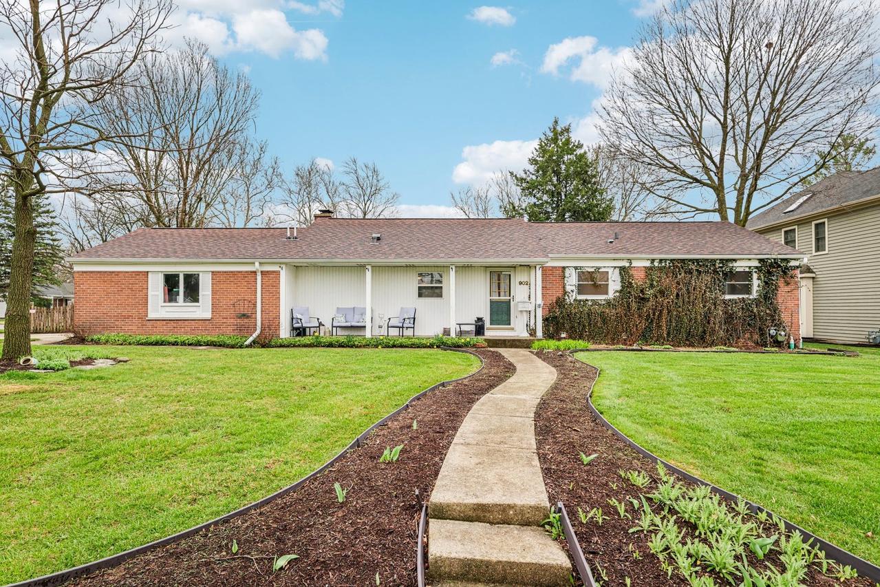 902 Arbor Ct., Wheaton, IL 60189