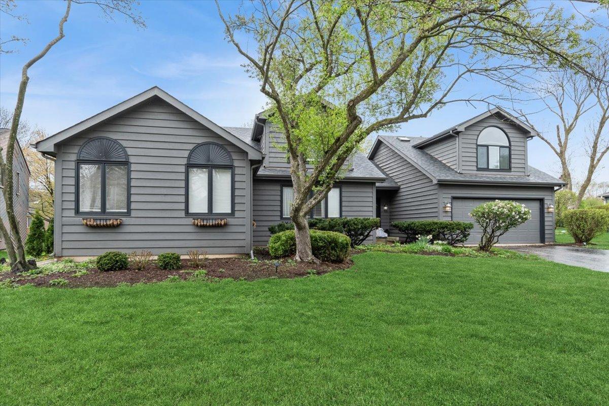 1923 Hillside Ln., Lisle, IL 60532