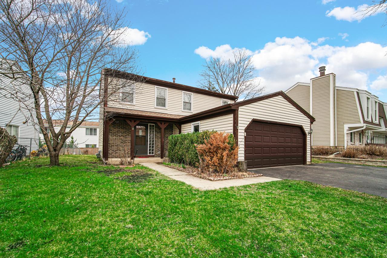 593 Iroquois Tr., Carol Stream, IL 60188