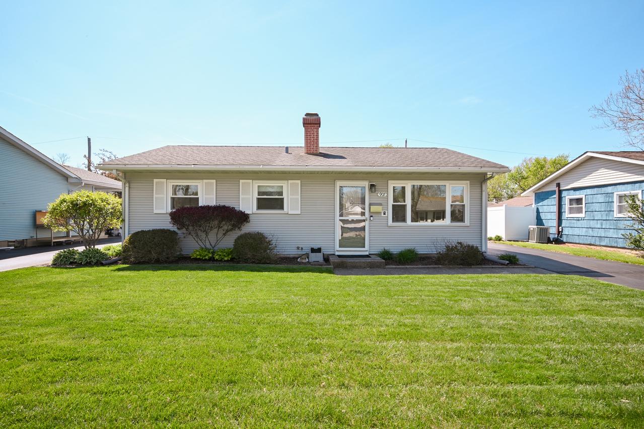 907 Lilac Ln., Joliet, IL 60435