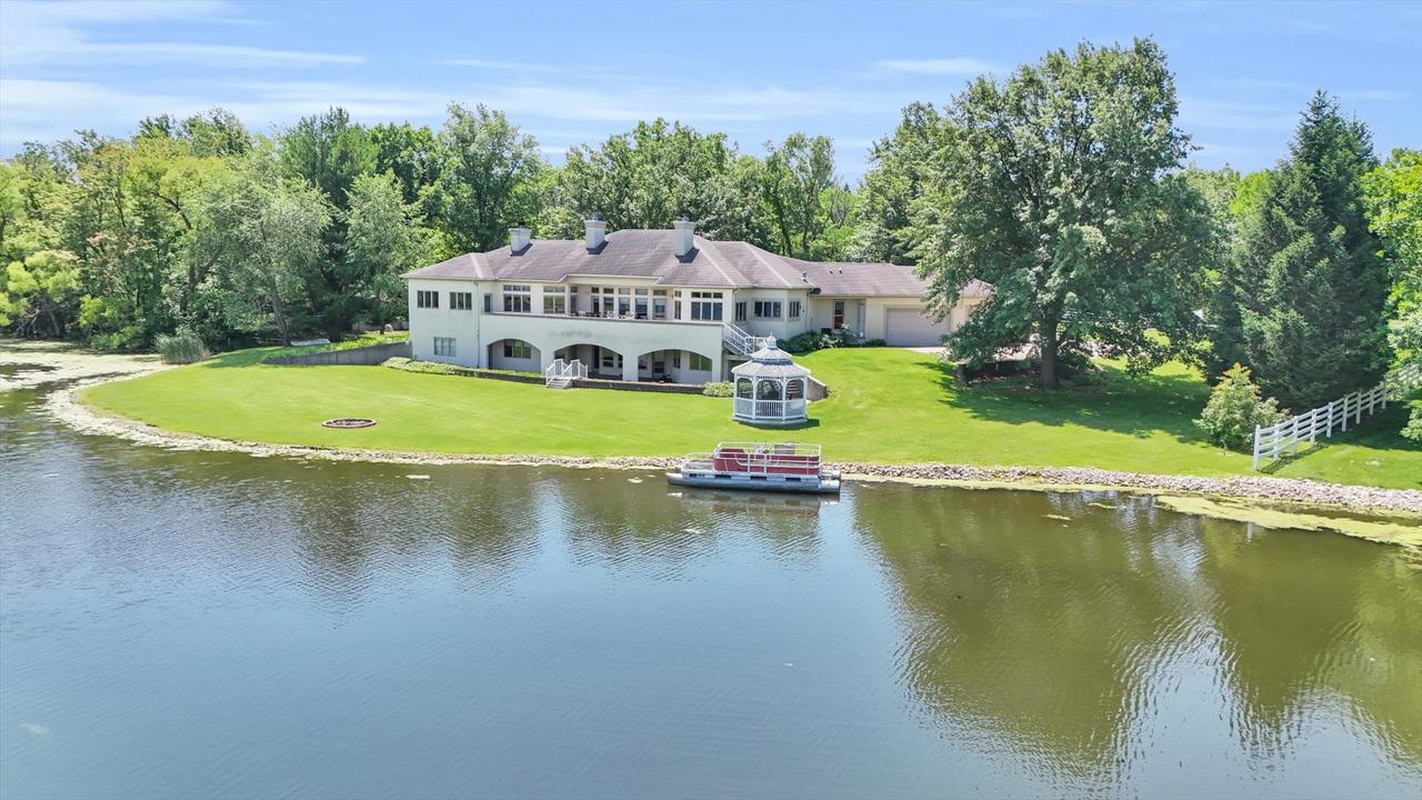 401 M County Road 2425, Mahomet, IL 61853