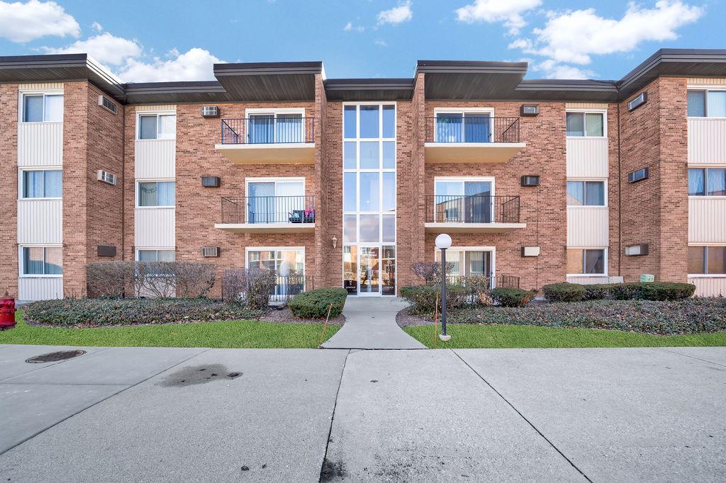 4112 W 98th St. #102, Oak Lawn, IL 60453