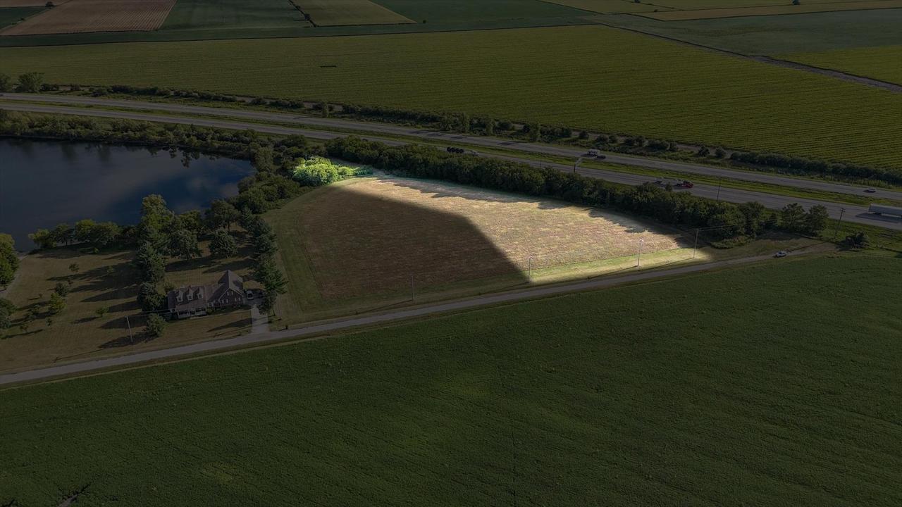 52 Moss Dr., Farmer City, IL 61842