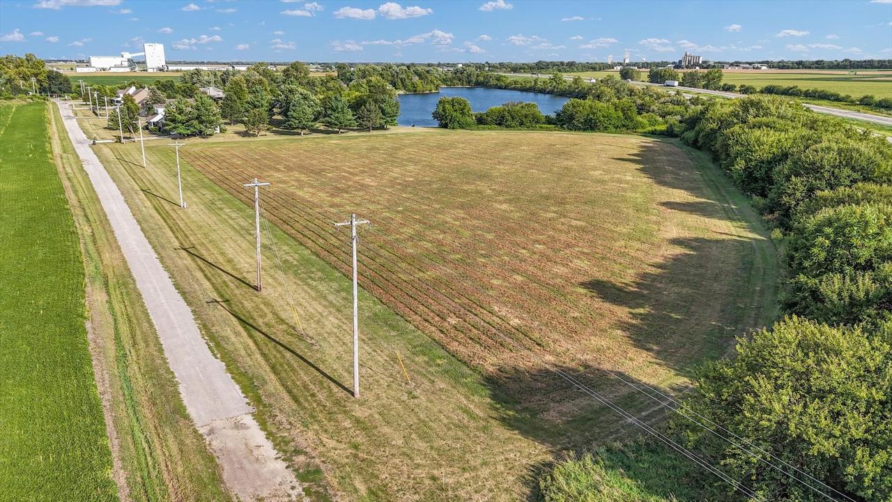 52 Moss Dr., Farmer City, IL 61842