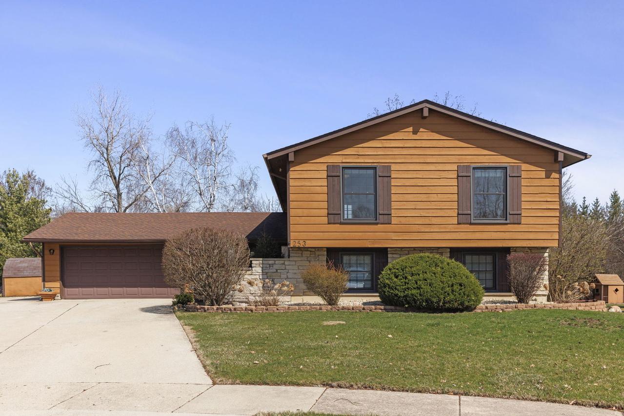 253 Arbor Ln., Bloomingdale, IL 60108