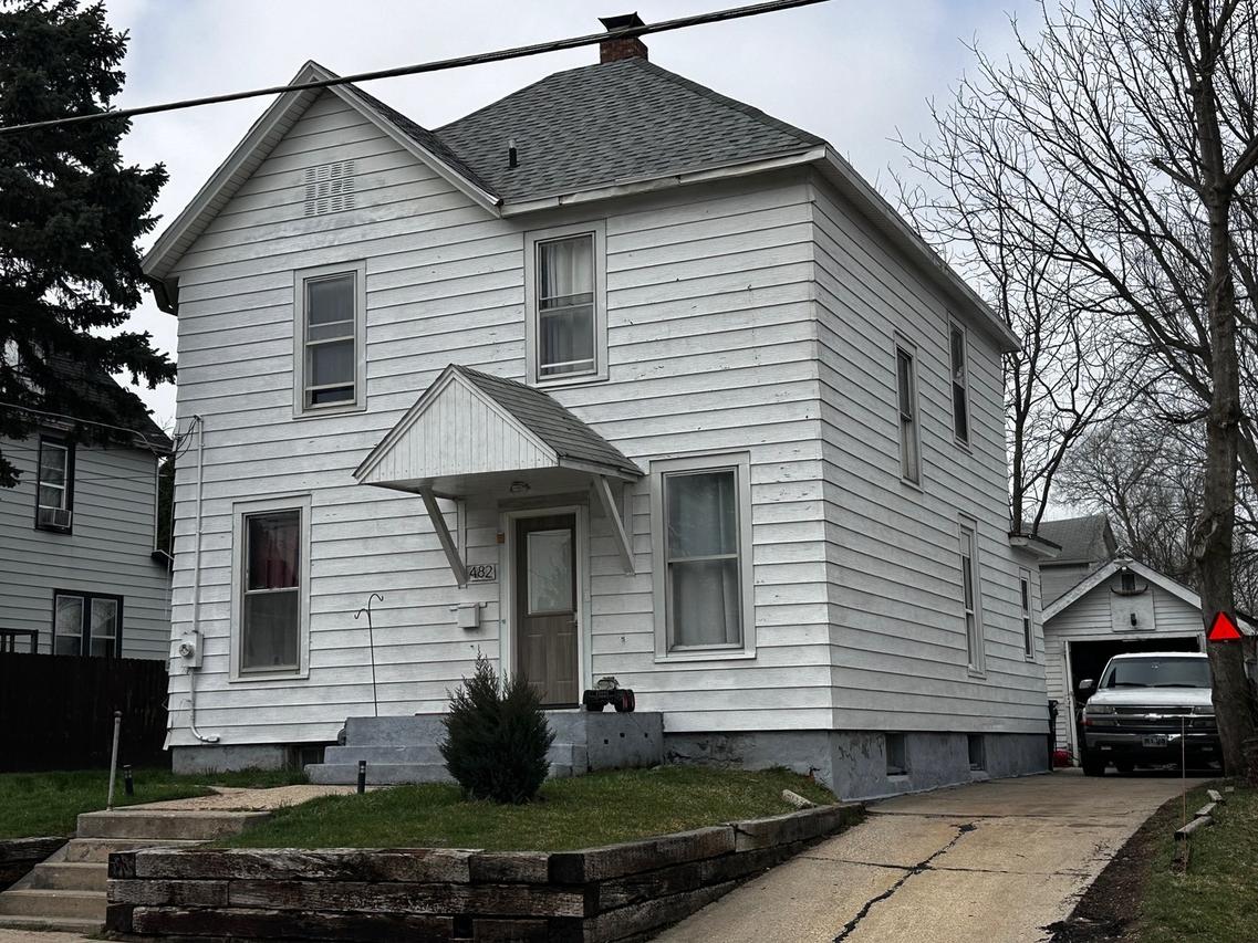 482 S Float Ave., Freeport, IL 61032