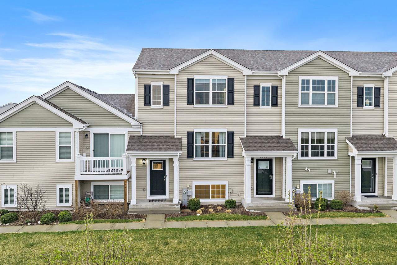 2563 Bella Dr., Pingree Grove, IL 60140