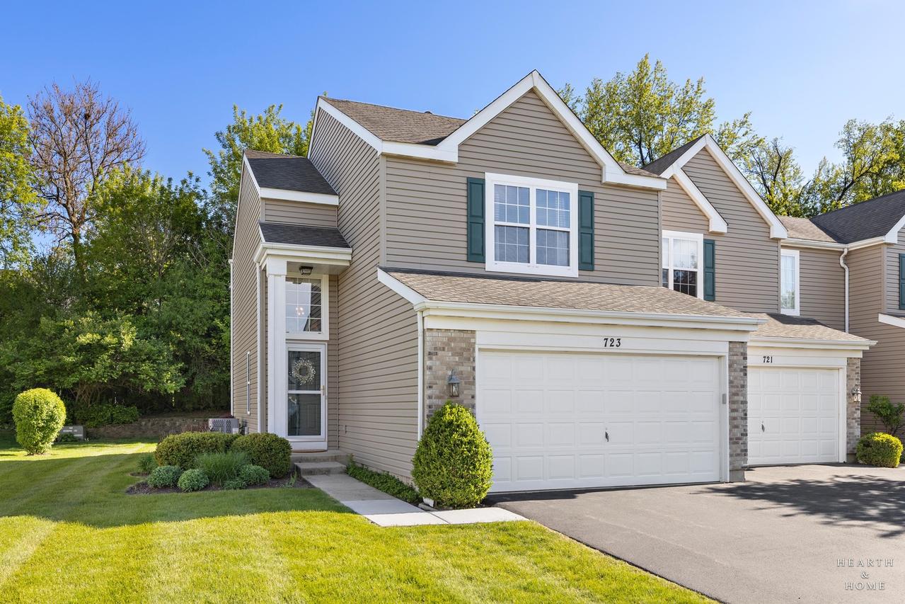 723 Silk Oak Ln., Crystal Lake, IL 60014