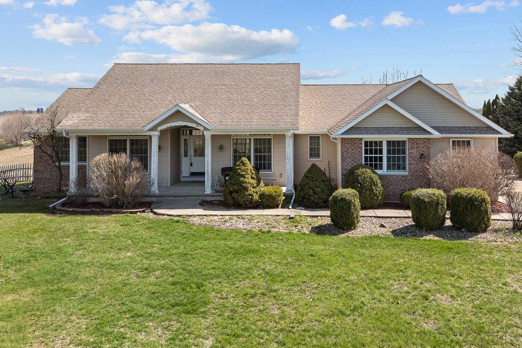 6805 256th St., Port Byron, IL 61275