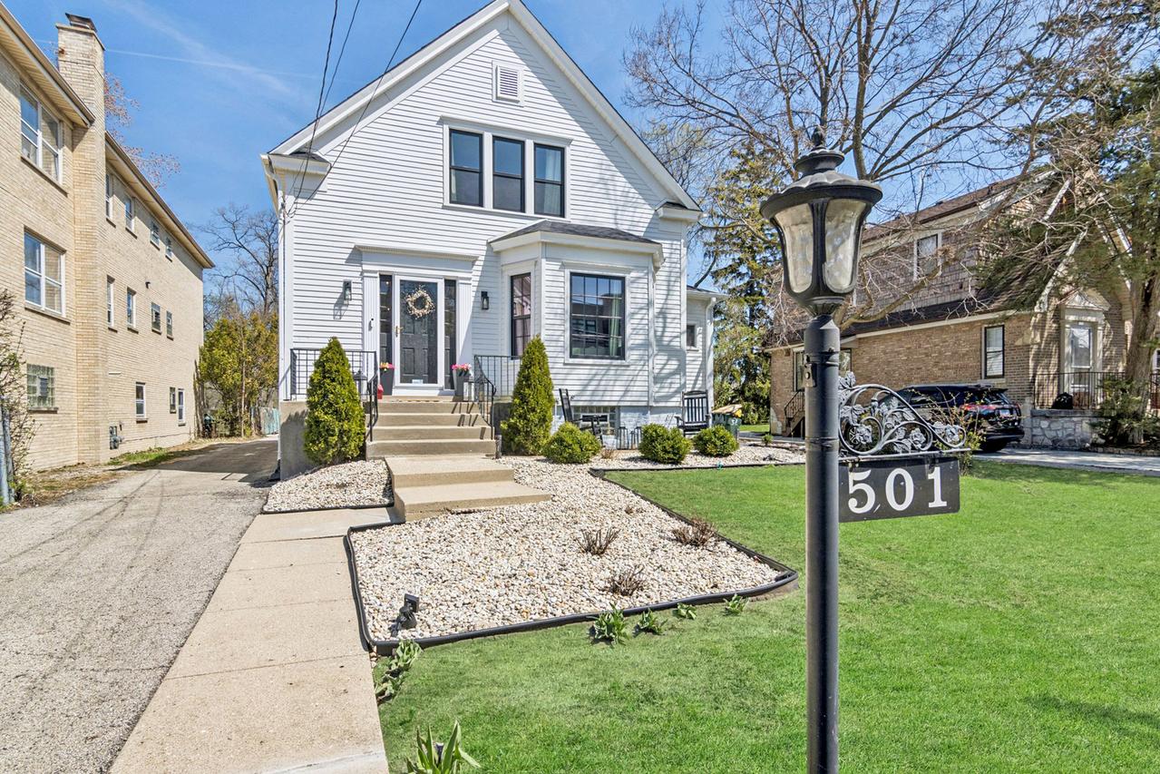 501 N Northwest Hwy., Park Ridge, IL 60068
