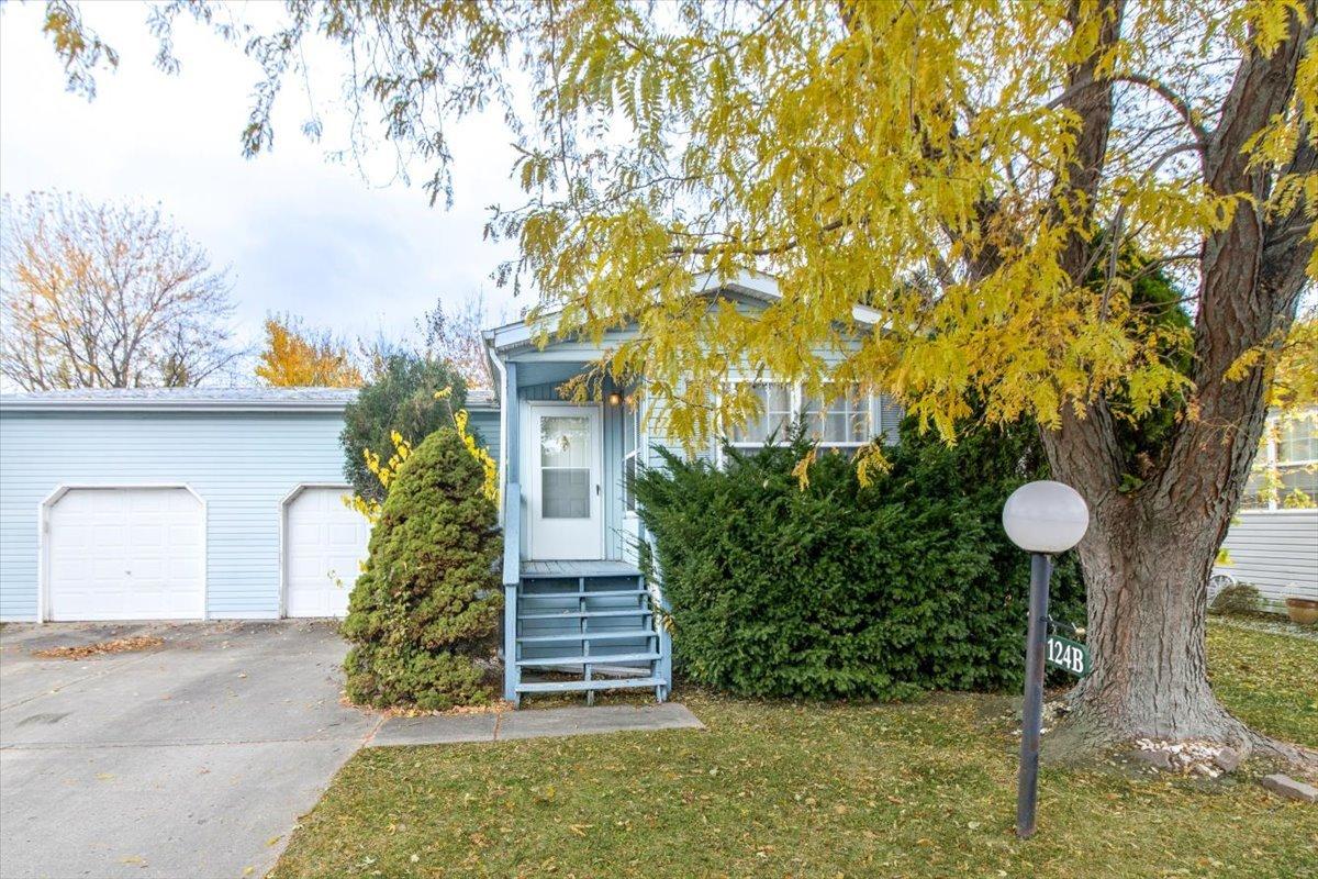 124 Cardinal Ln. #B, Sandwich, IL 60548