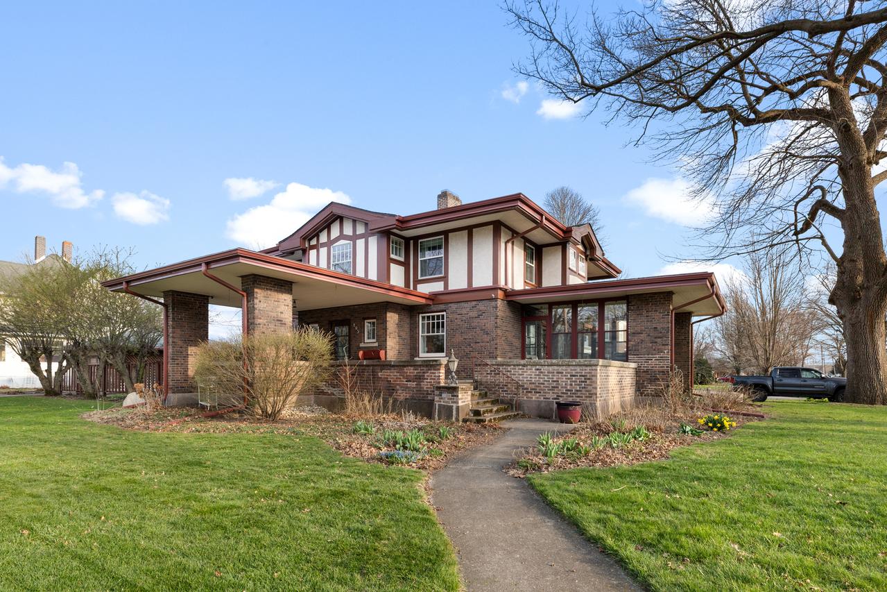 205 E Lincoln Ave., Watseka, IL 60970