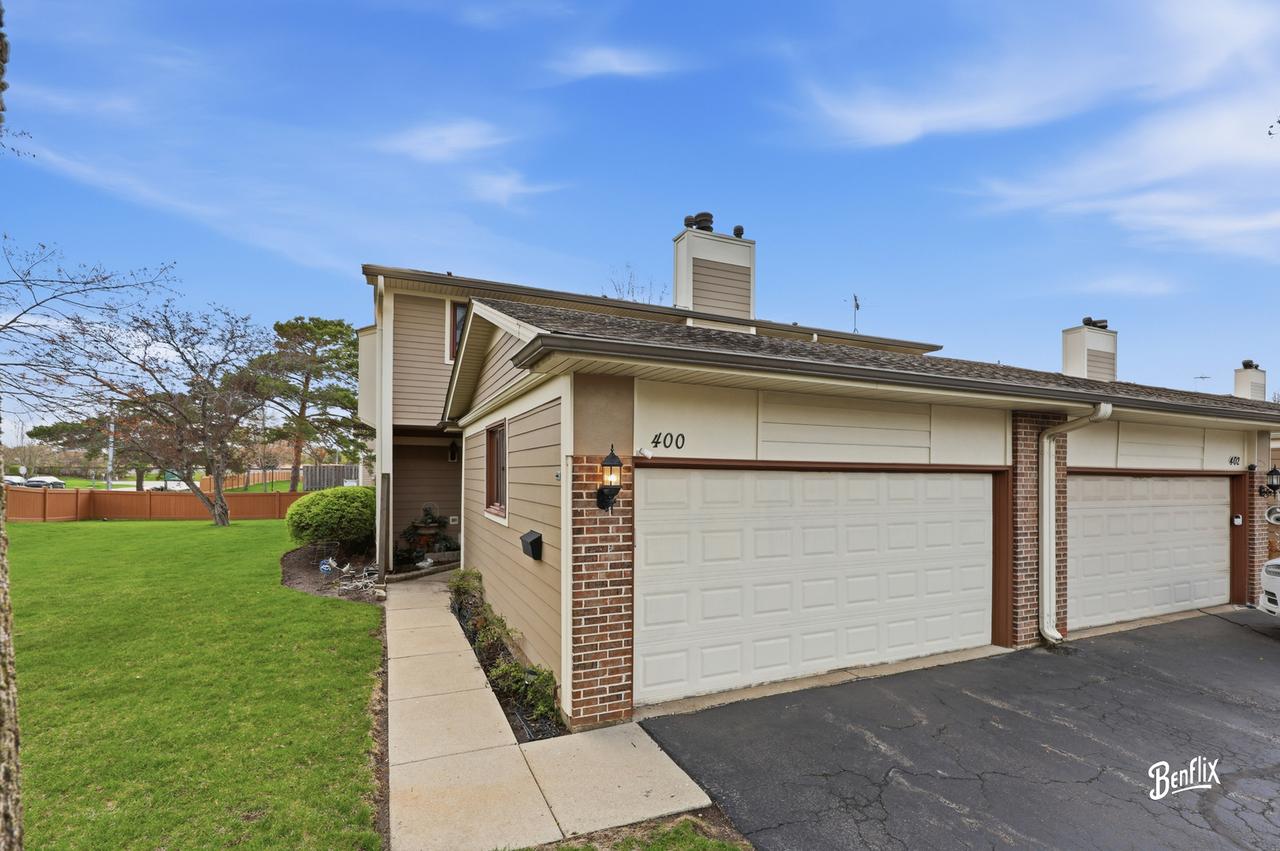 400 Bluebird Ln., Deerfield, IL 60015