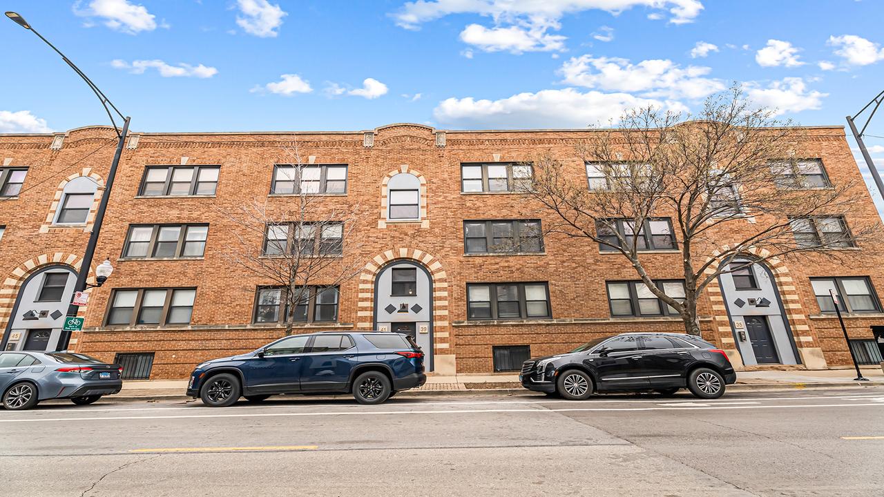39 N Paulina St. #2, Chicago, IL 60612