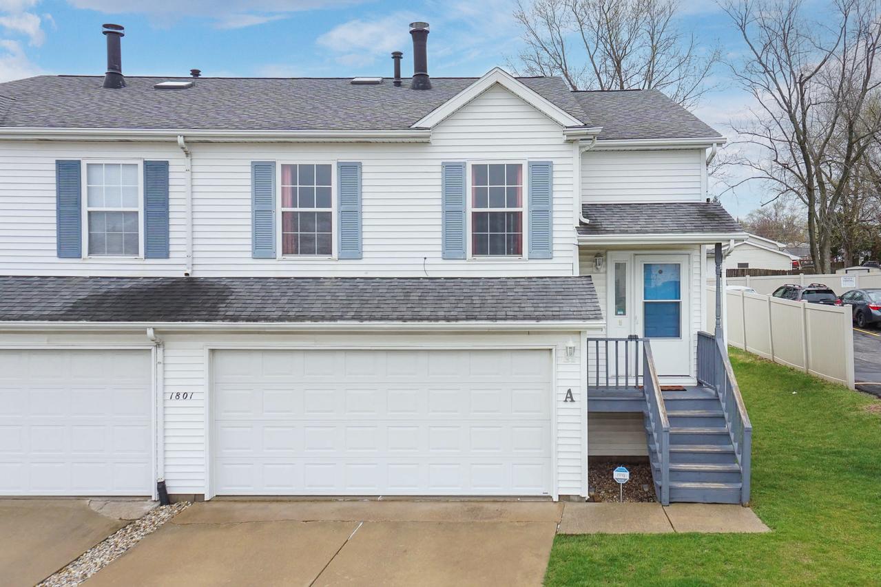 1801 Clearwater Ave. #A, Bloomington, IL 61704