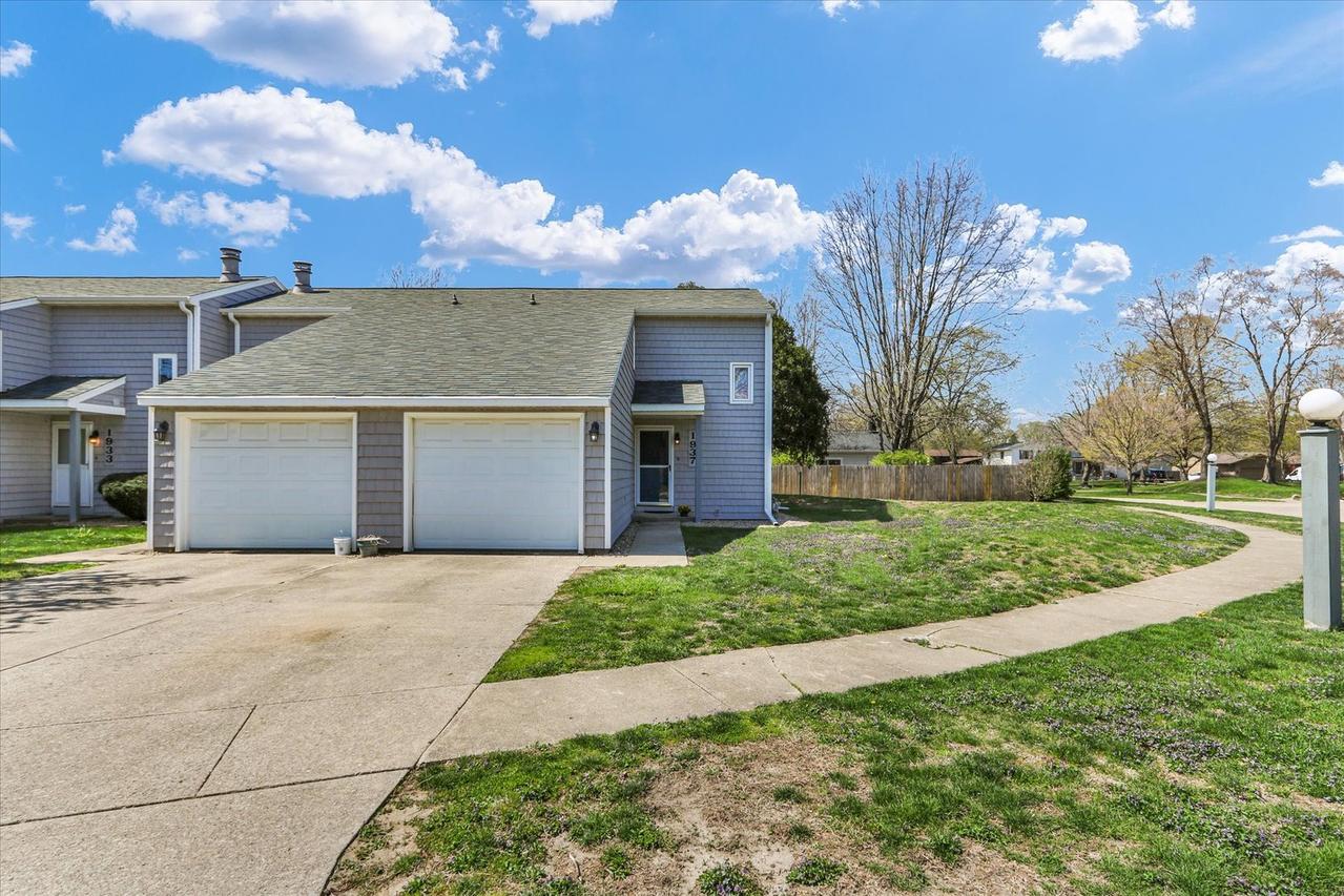 1937 Blackthorn Dr., Champaign, IL 61821