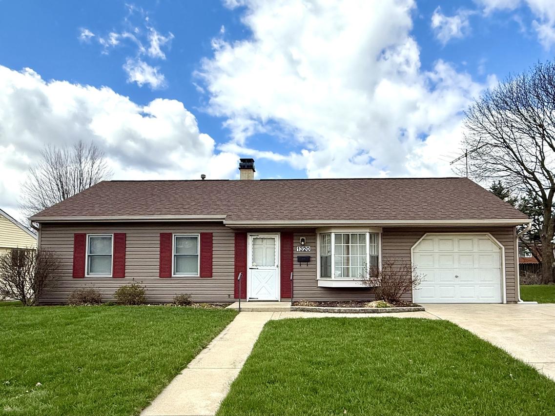 1320 N Elmwood Dr., Aurora, IL 60506