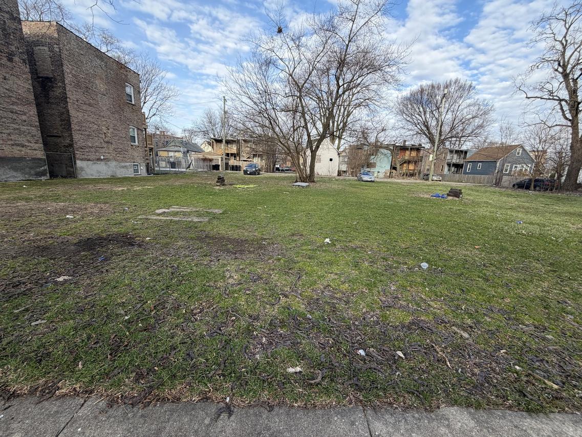 5734 S Carpenter St., Chicago, IL 60621