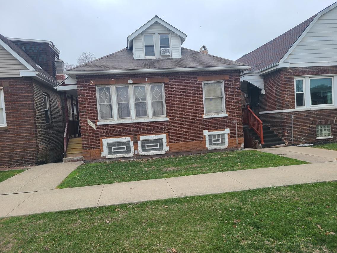 9230 S Saginaw Ave., Chicago, IL 60617