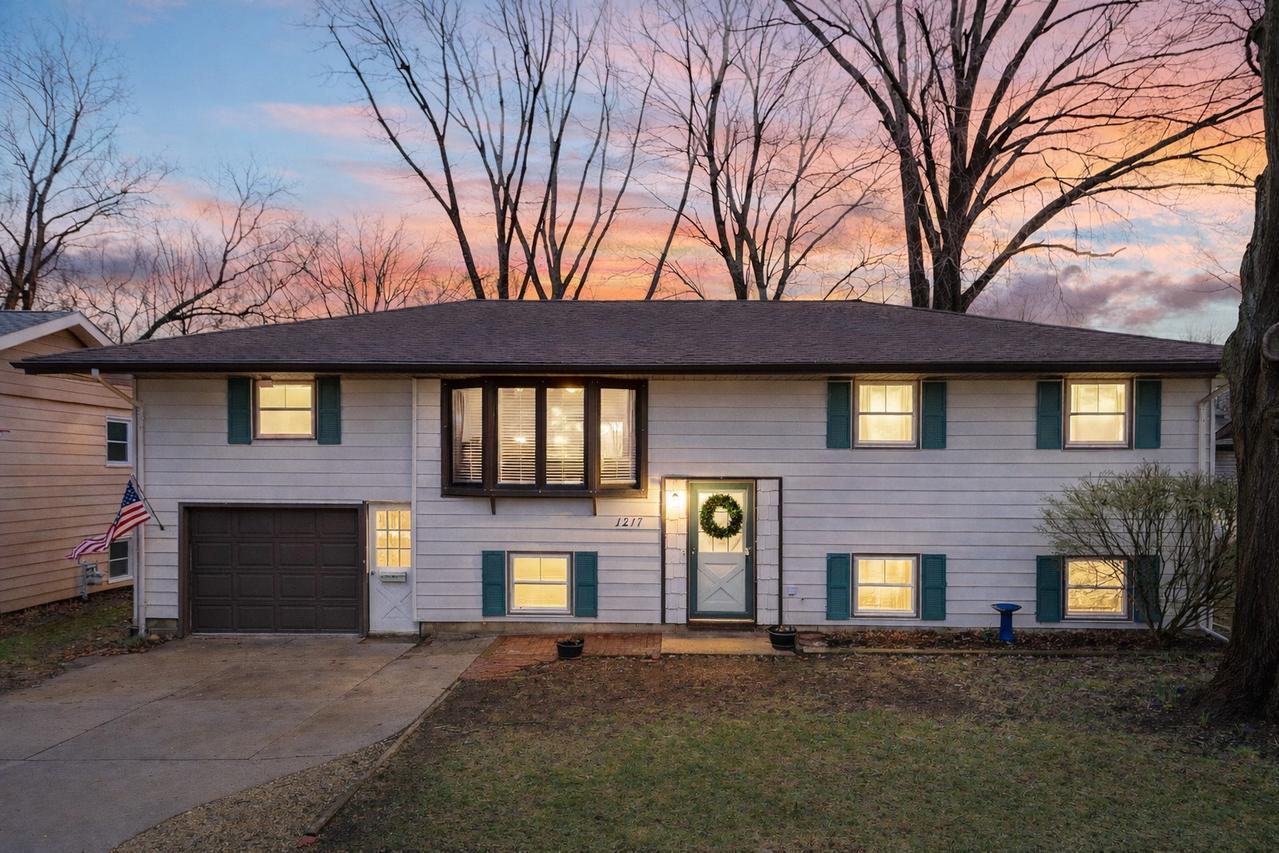 1217 Searle Dr., Normal, IL 61761
