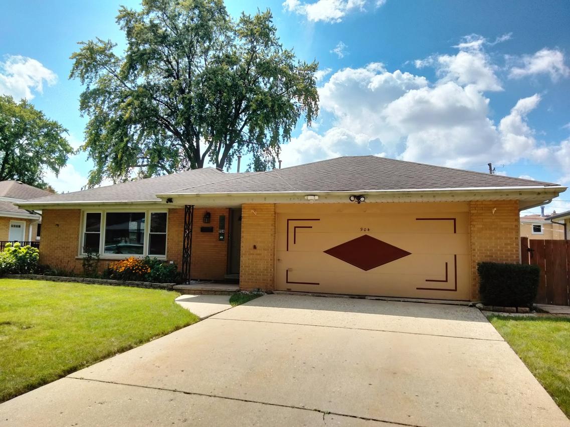 904 S Edward St., Mount Prospect, IL 60056