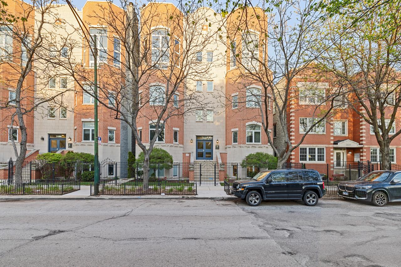 2625 N Ashland Ave. #1B, Chicago, IL 60614