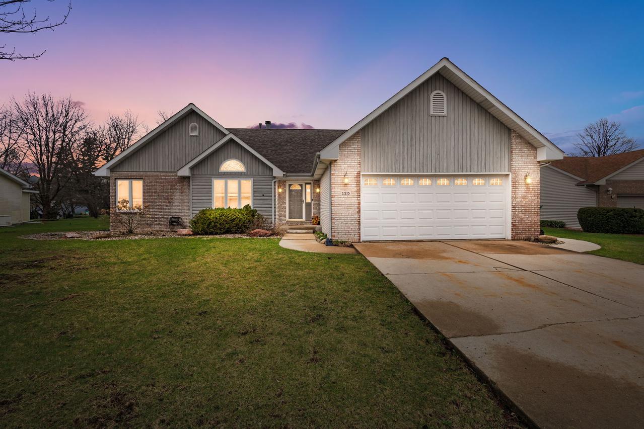 125 N Hamilton Dr., Grant Park, IL 60940