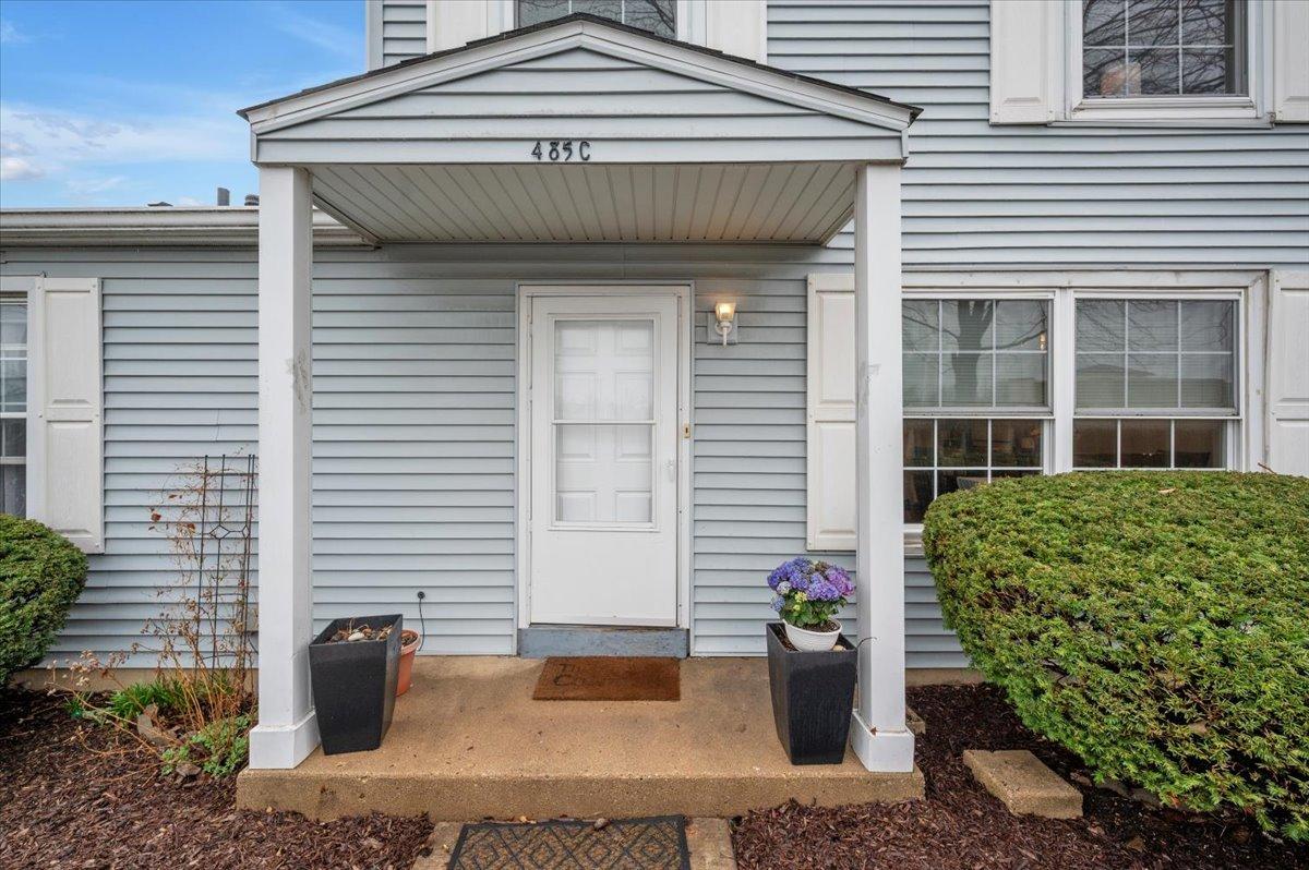 485 James Ct. #C, Glendale Heights, IL 60139
