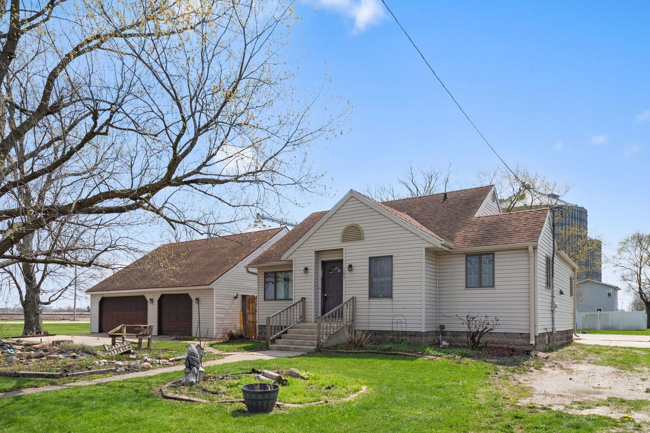 105 Seiler St., Martinton, IL 60951