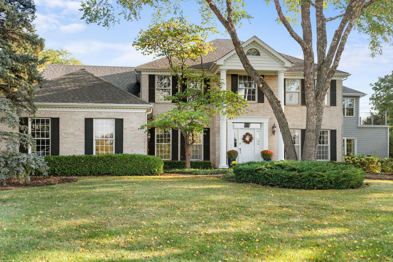 716 Old Westbury Ct., Crystal Lake, IL 60012