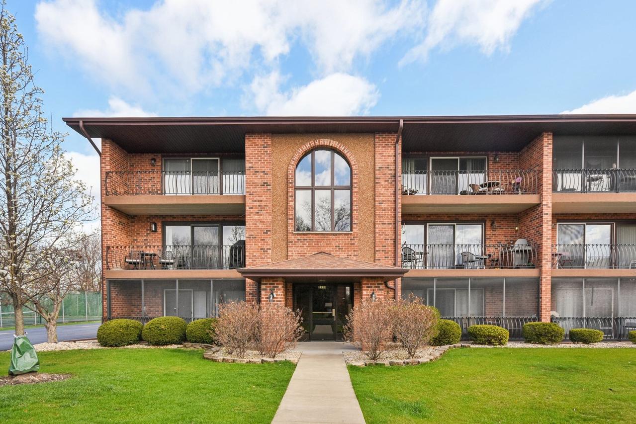8218 Cobblestone Dr. #3D, Palos Hills, IL 60465