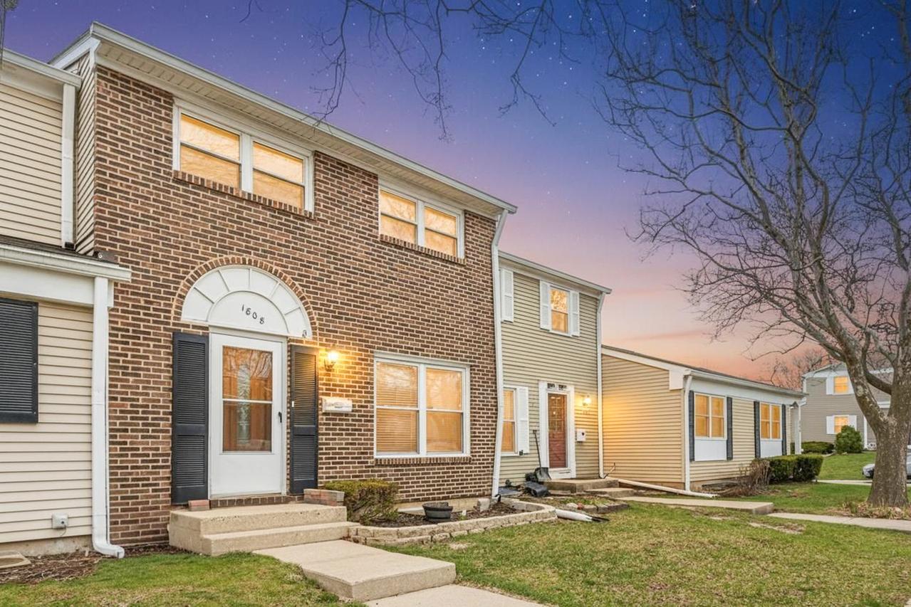 1808 Largo Ct., Schaumburg, IL 60194