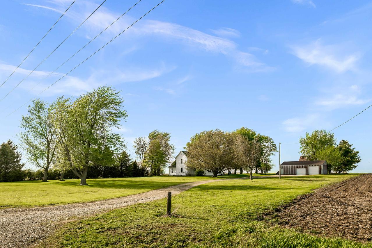 30474 E 325 North Rd., Leroy, IL 61752