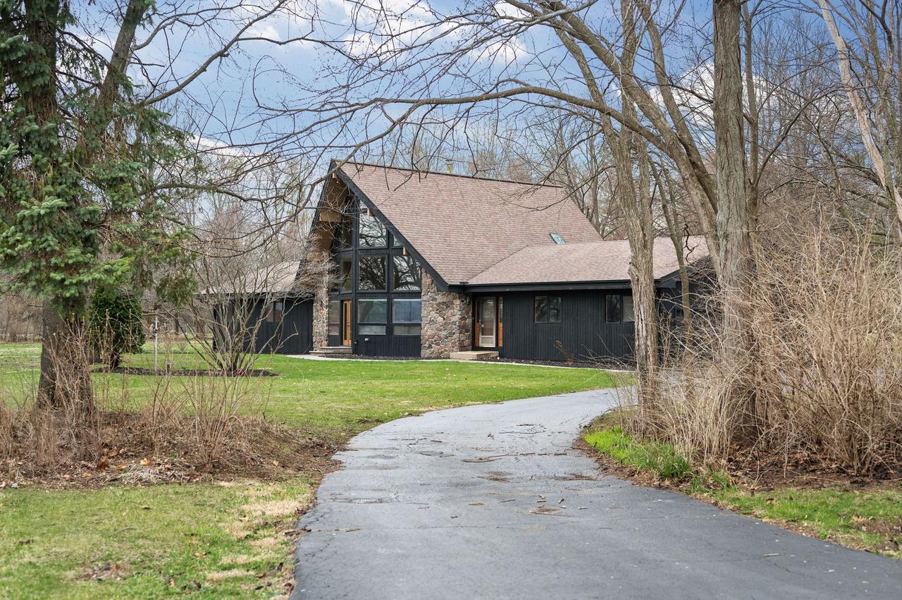 5N584 Dunham Trails Rd., Wayne, IL 60184