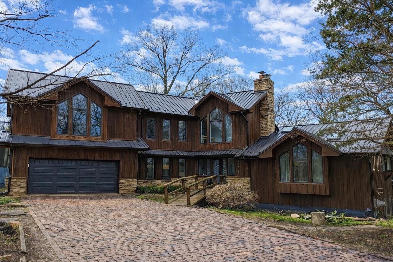 21W262 Crescent Blvd., Glen Ellyn, IL 60137