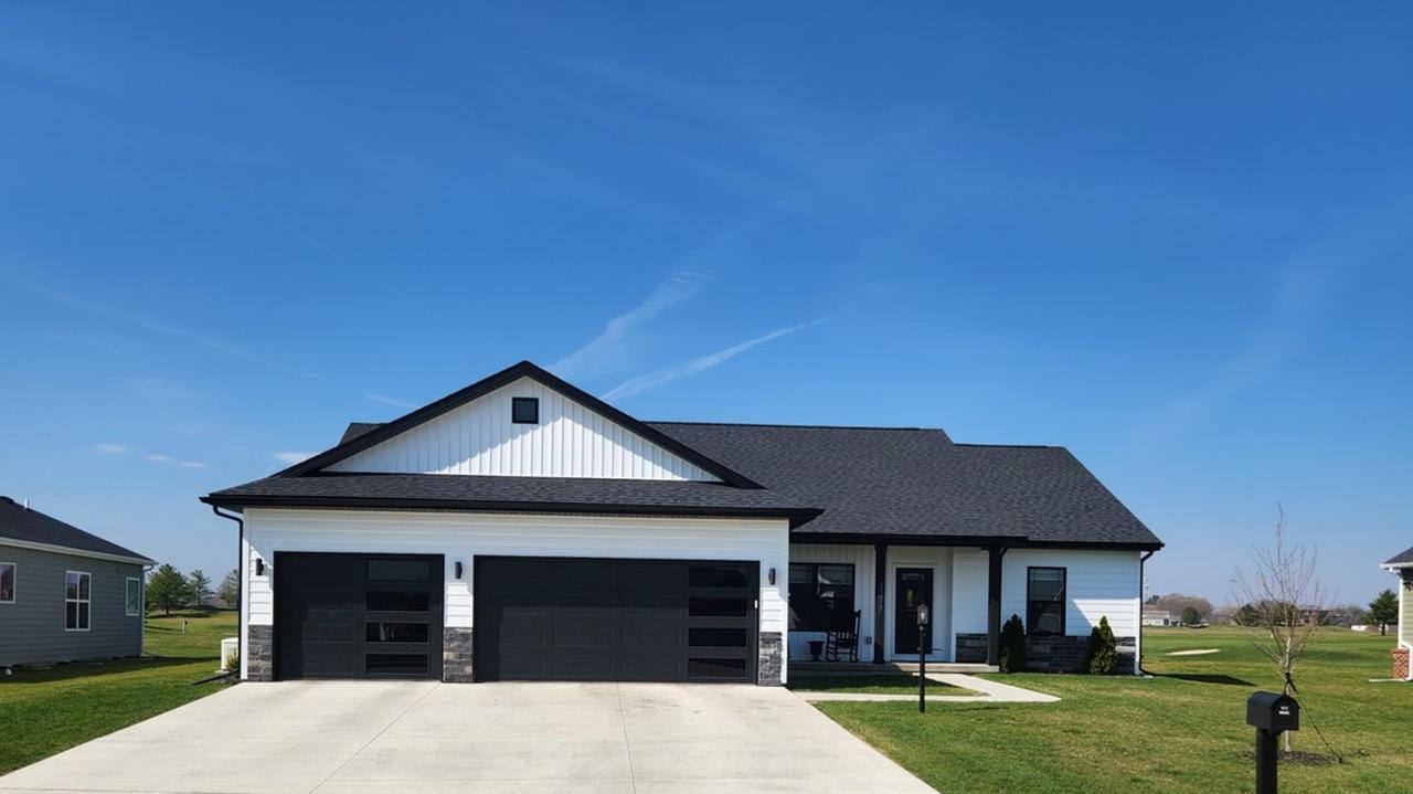 2817 E Stone Creek Blvd., Urbana, IL 61802