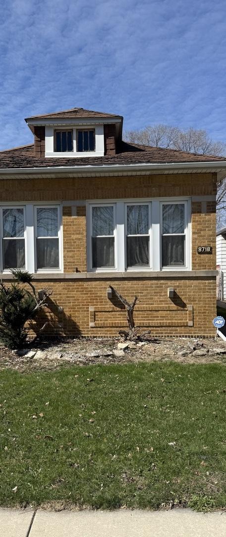 8718 S Euclid Ave., Chicago, IL 60617