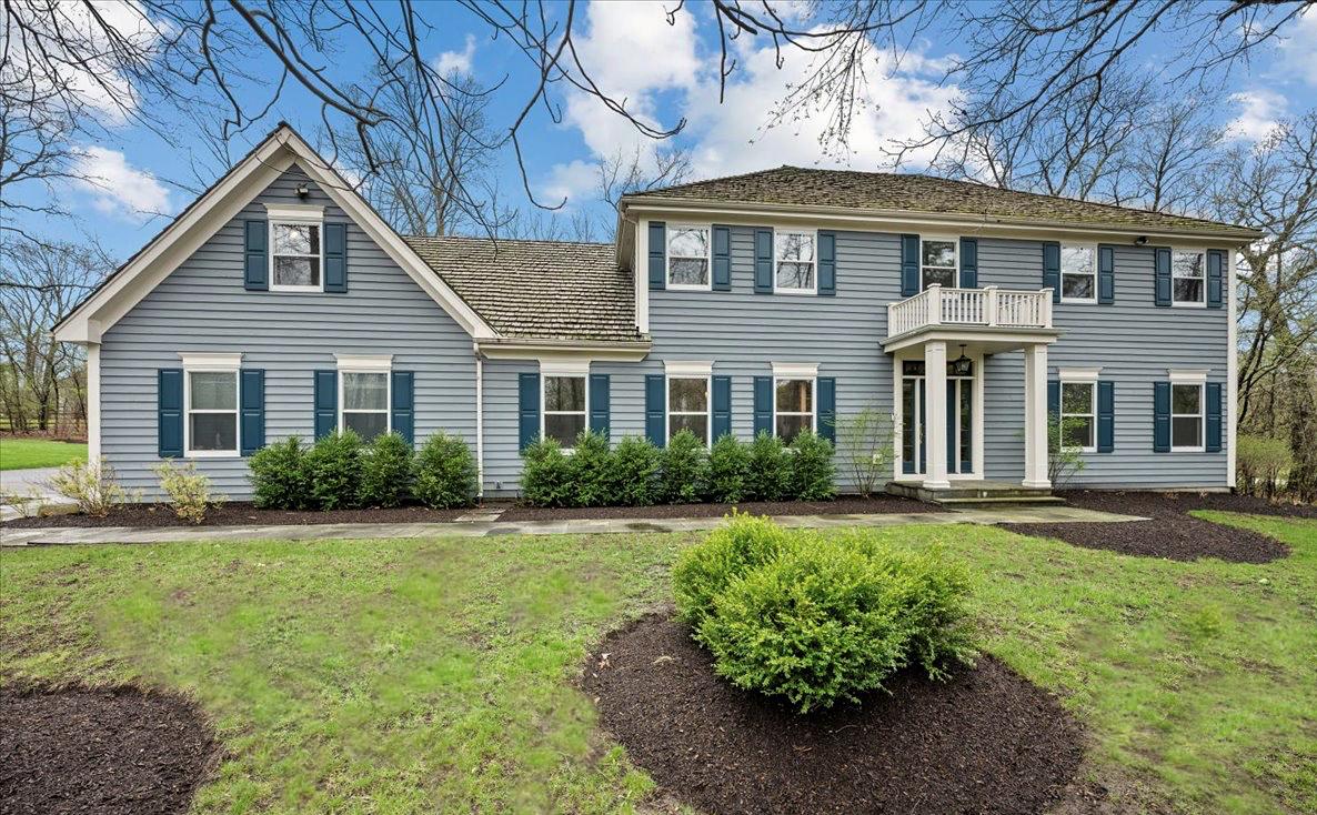 25089 N Pawnee Rd., Barrington, IL 60010