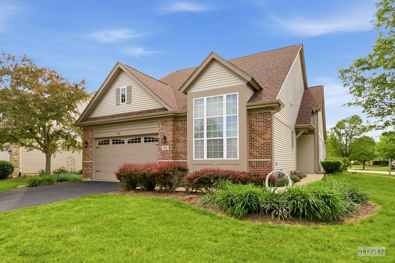 700 Cheshire Ct., Oswego, IL 60543