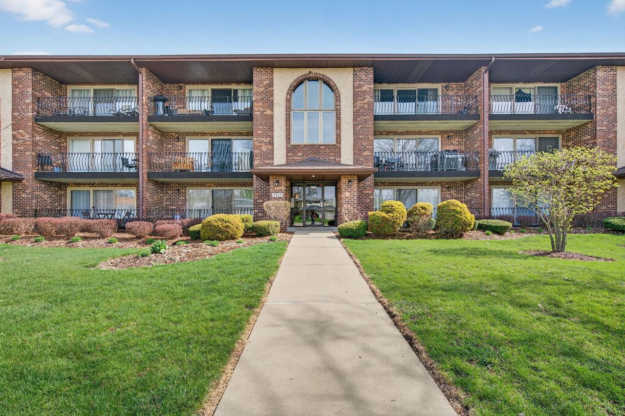 7545 Sheridan Dr. #2-3D, Willowbrook, IL 60527
