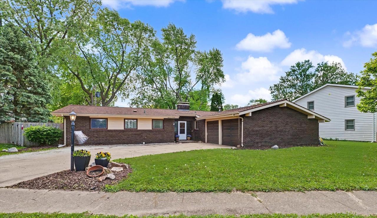 1809 Augusta Dr., Champaign, IL 61821