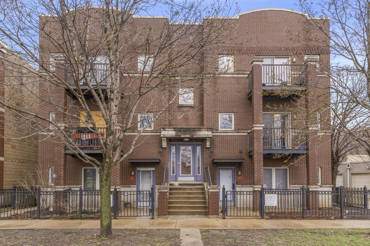 915 S Lytle St. #102, Chicago, IL 60607