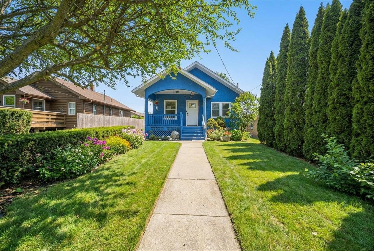 247 Highwood Ave., Highwood, IL 60040