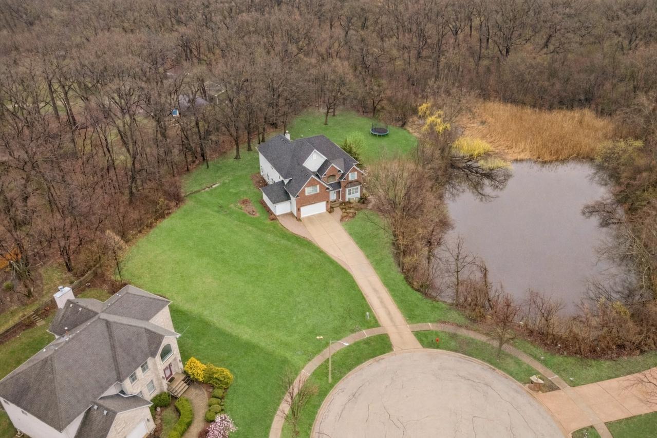 9025 Darien Woods Ct., Darien, IL 60561