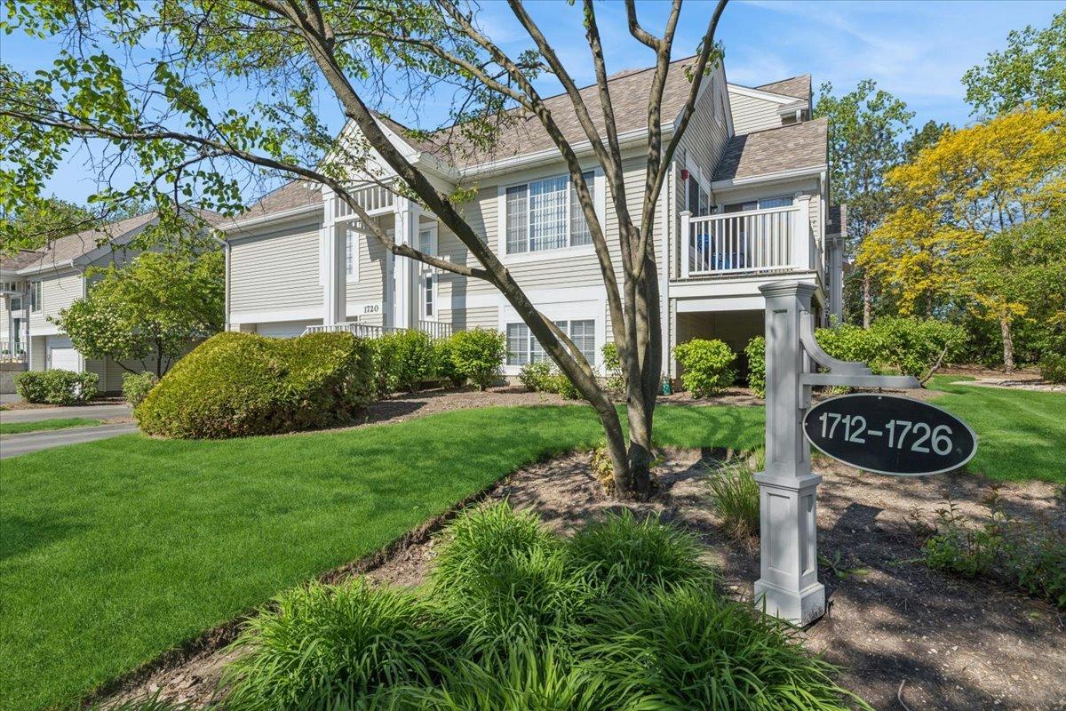 1720 Sienna Ct., Wheeling, IL 60090