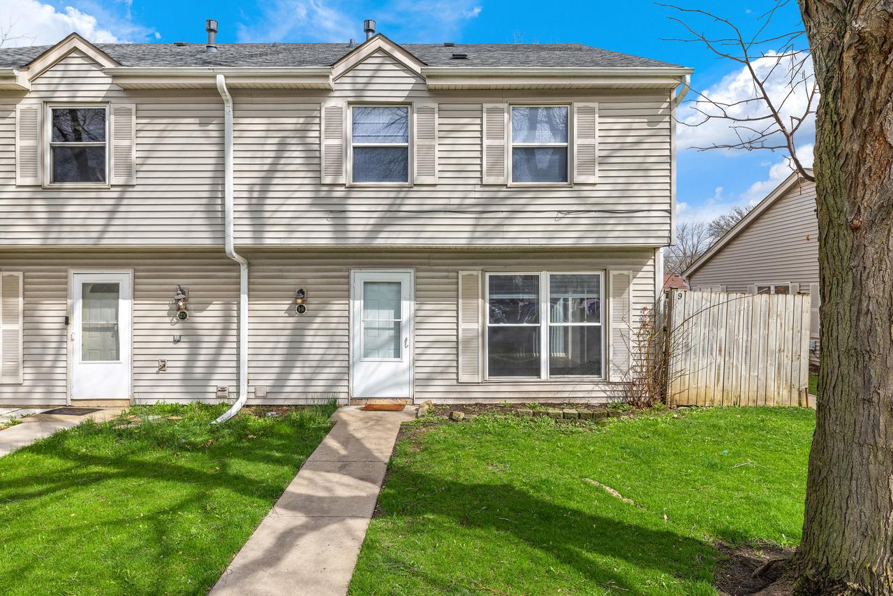 9 Fernwood Dr. #N, Bolingbrook, IL 60440