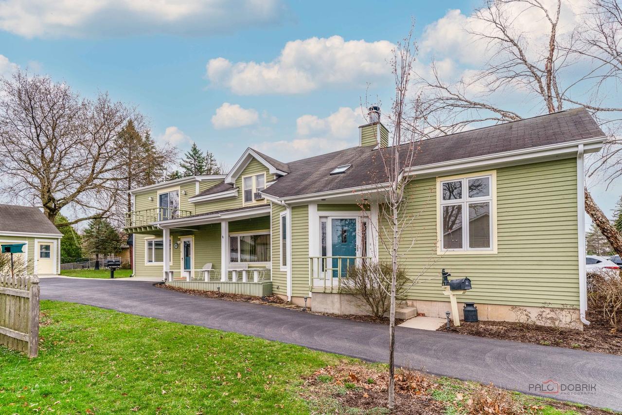 105 Lincoln Ave., Fox River Grove, IL 60021